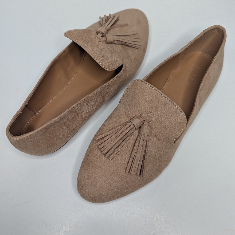 J. Crew Faux Suede Tassel Loafers Size 8.5 Tan